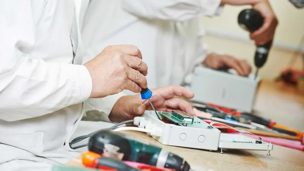 Electronic assembly and soldering services at Coiltek Electronics