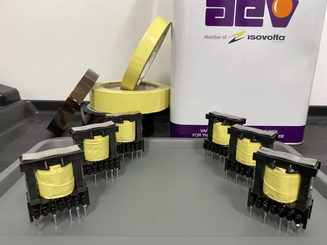 Varnish-dipped transformer windings for thermal insulation and mechanical protection